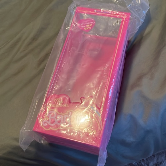 Brand new Barbie Box Popcorn Tub - Picture 3 of 4